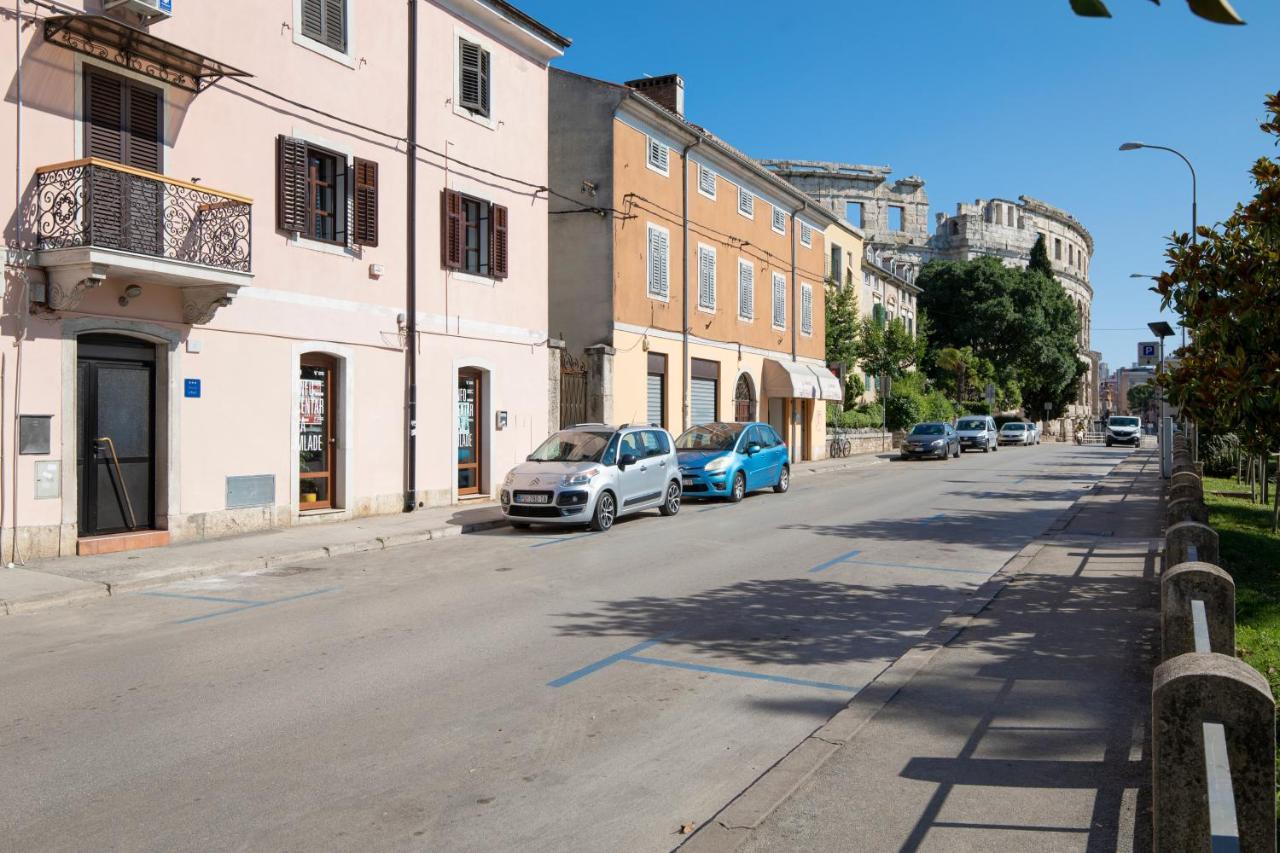 Twins Amphitheatre Apartments Pula Extérieur photo
